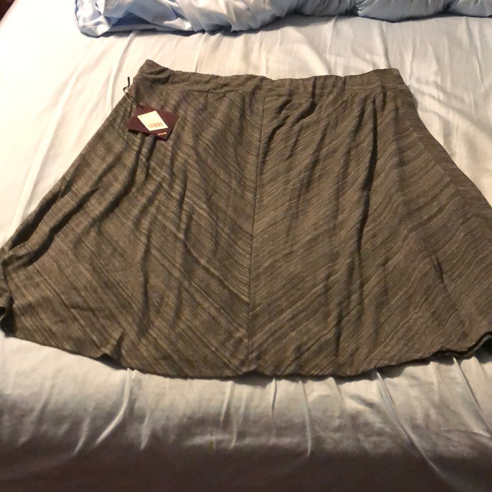 NWT Ava & Viv skirt in charcoal 2X